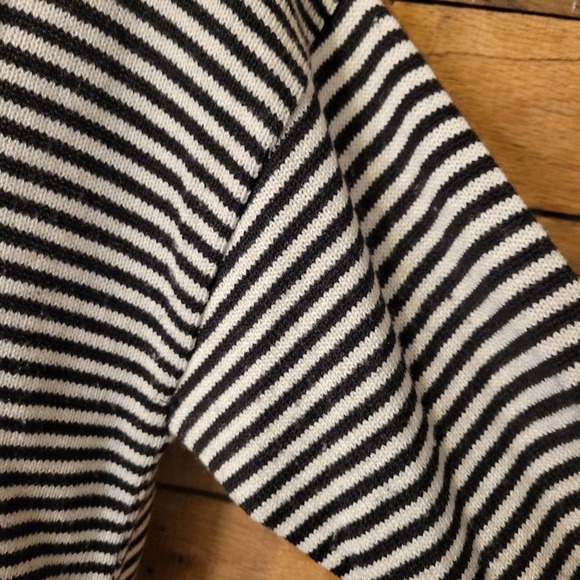 Liz claiborne vintage women's two piece sweater jacket and skirt size small - Picture 4 of 13